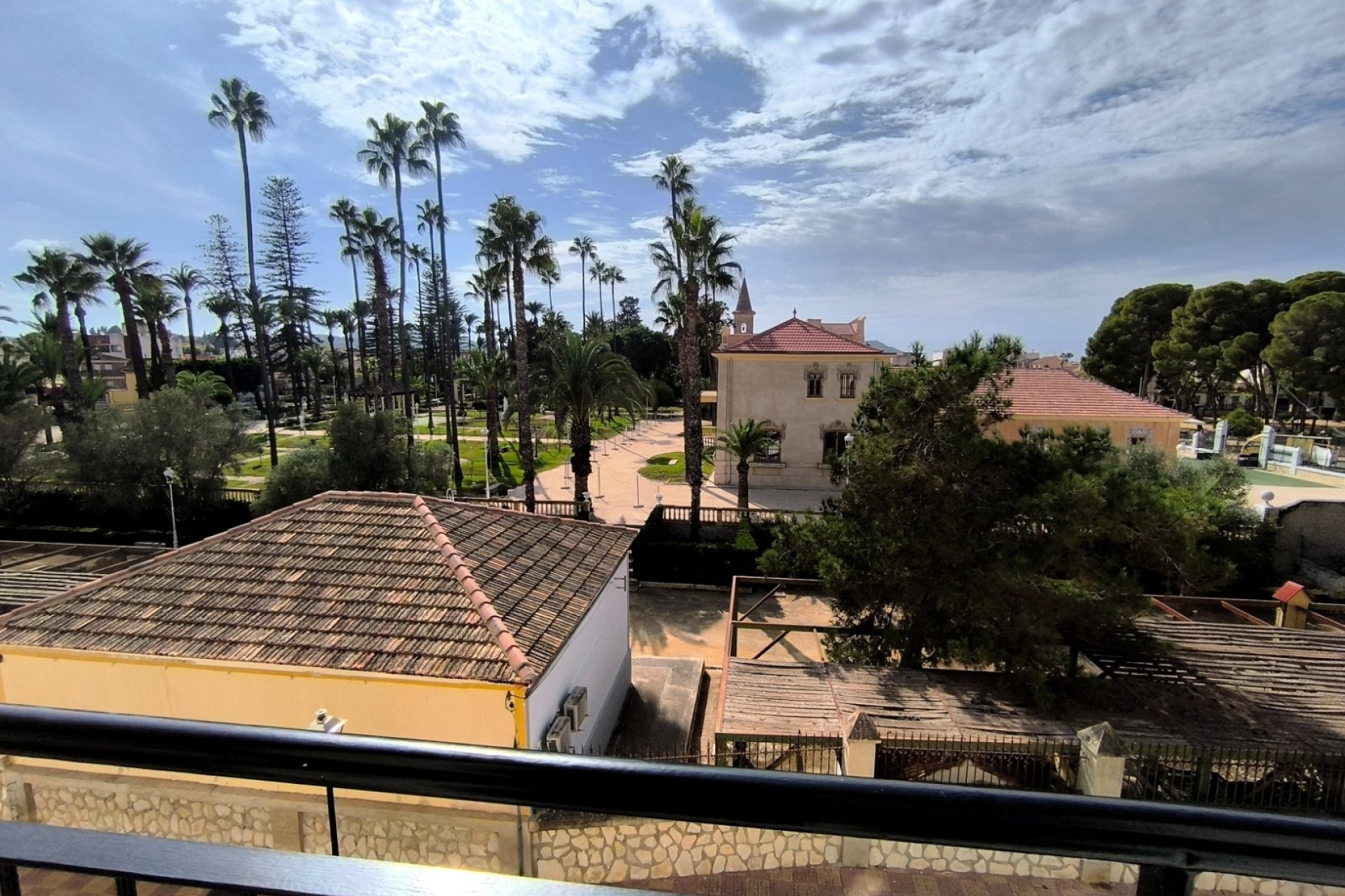 Sprzedaż - Apartament / Mieszkanie -
Jacarilla