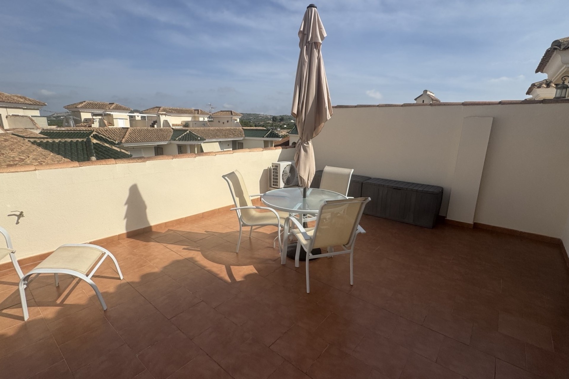 Sprzedaż - Apartament / Mieszkanie -
Jacarilla