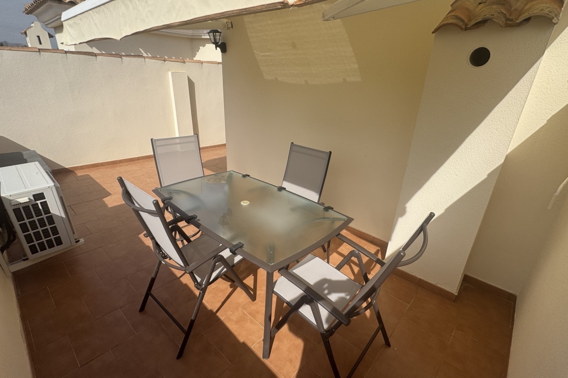 Sprzedaż - Apartament / Mieszkanie -
Jacarilla
