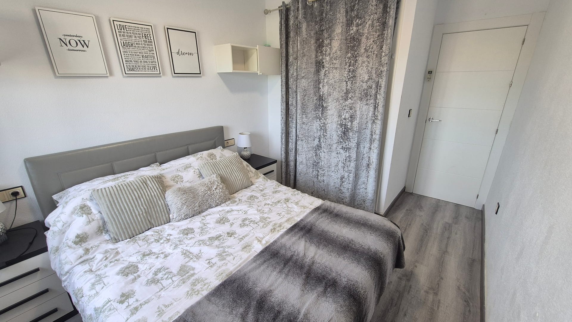 Sprzedaż - Apartament mieszkanie -
La Florida