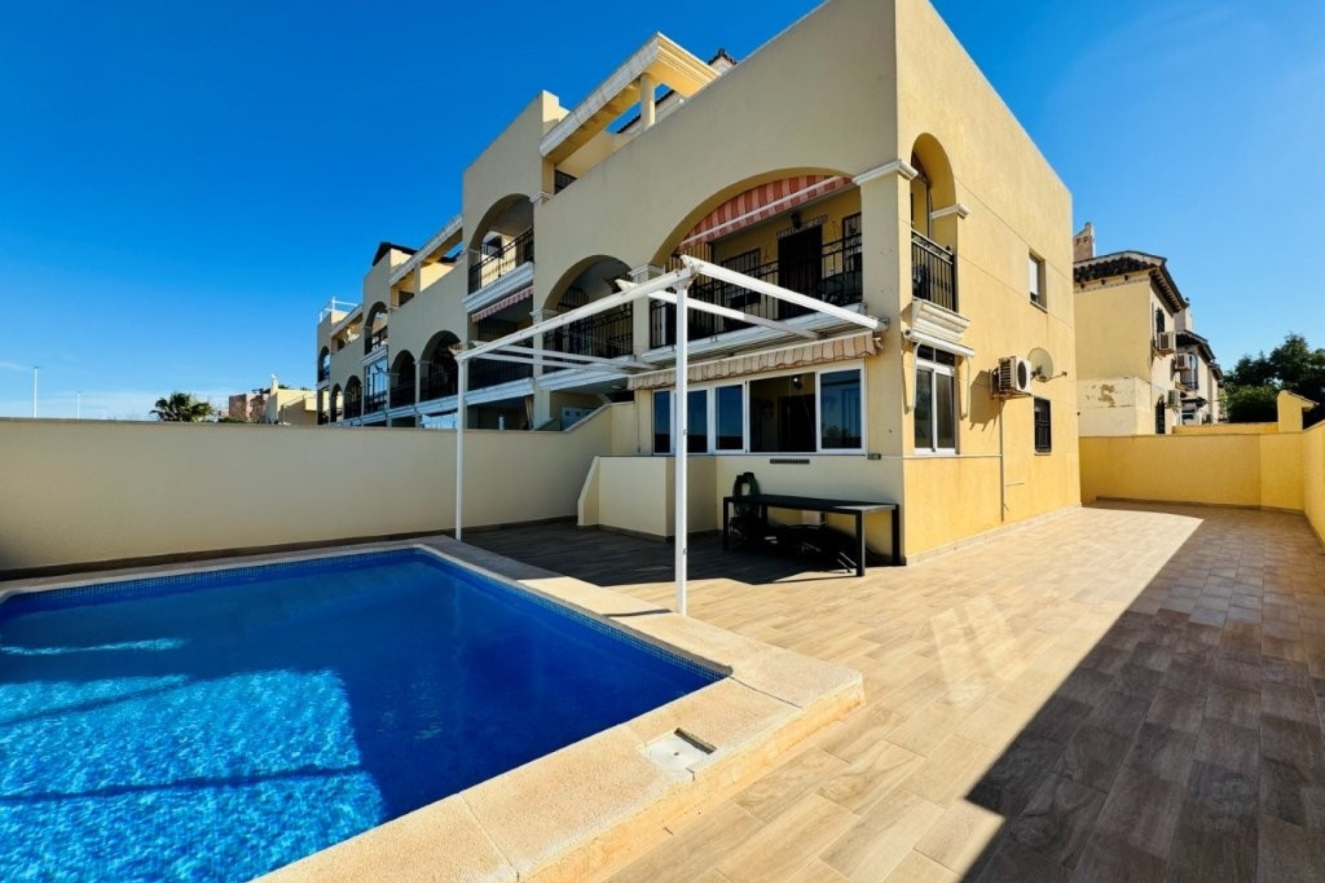 Sprzedaż - Apartament / Mieszkanie -
La Mata - Costa Blanca
