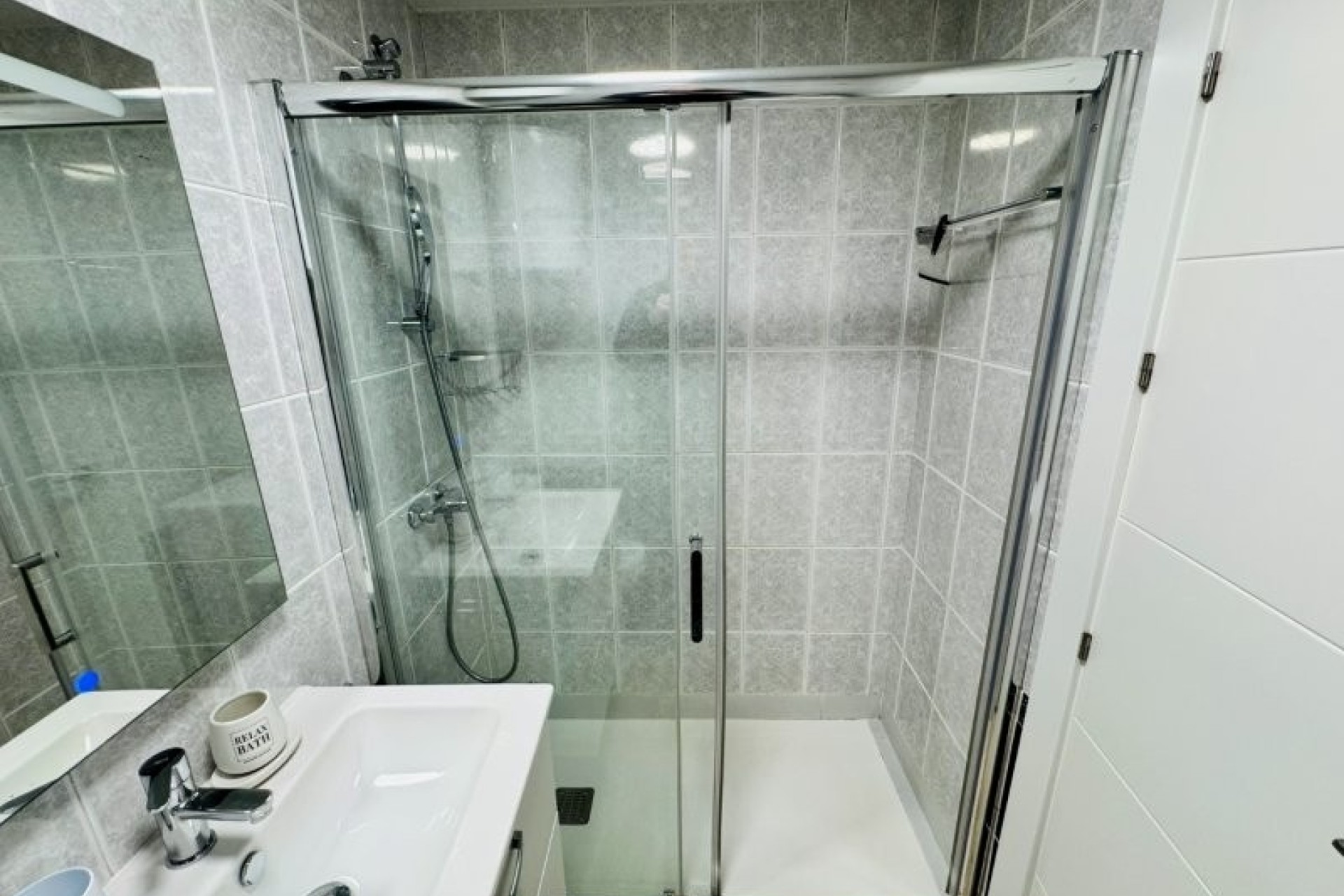 Sprzedaż - Apartament / Mieszkanie -
La Mata - Costa Blanca