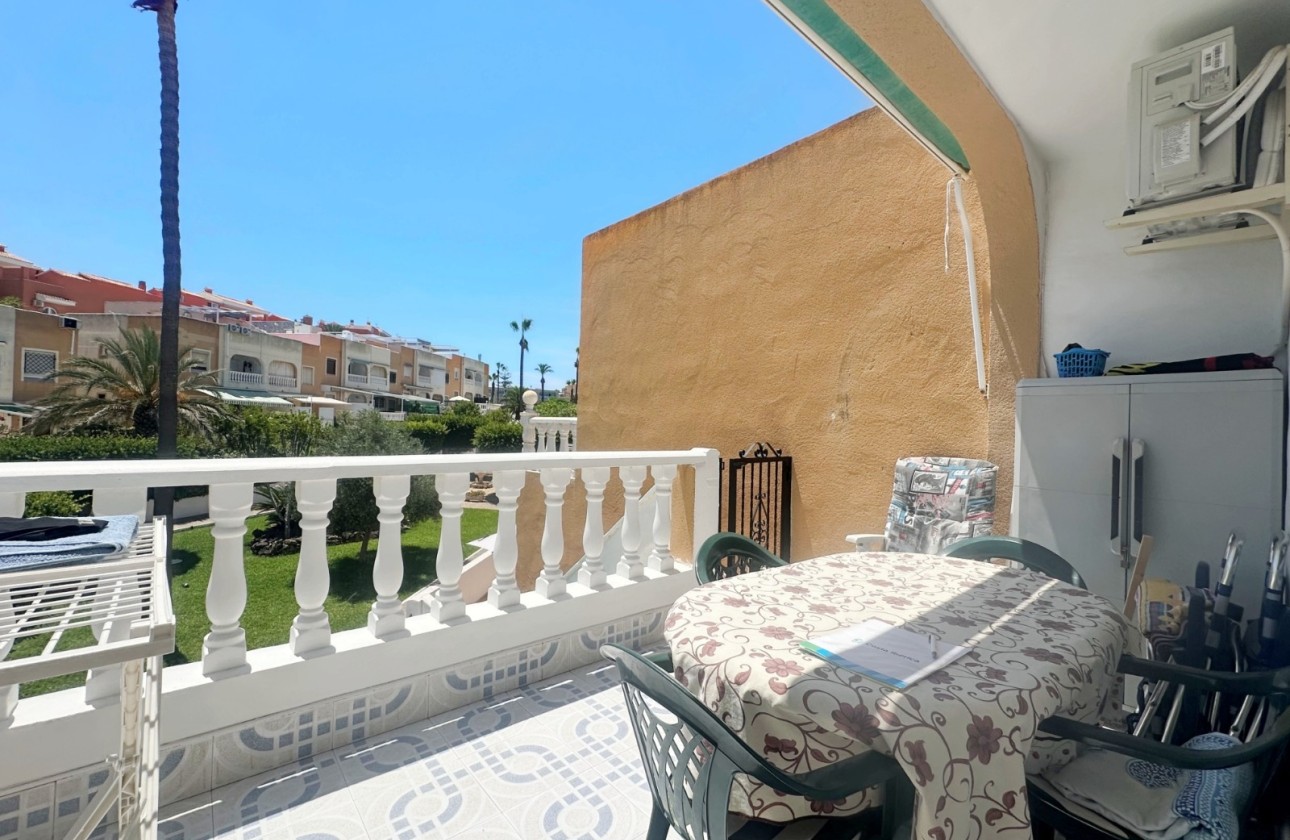 Sprzedaż - Apartament / Mieszkanie -
La Mata
