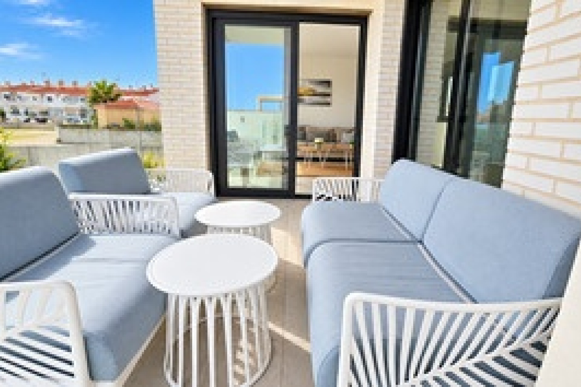 Sprzedaż - Apartament / Mieszkanie -
La Mata