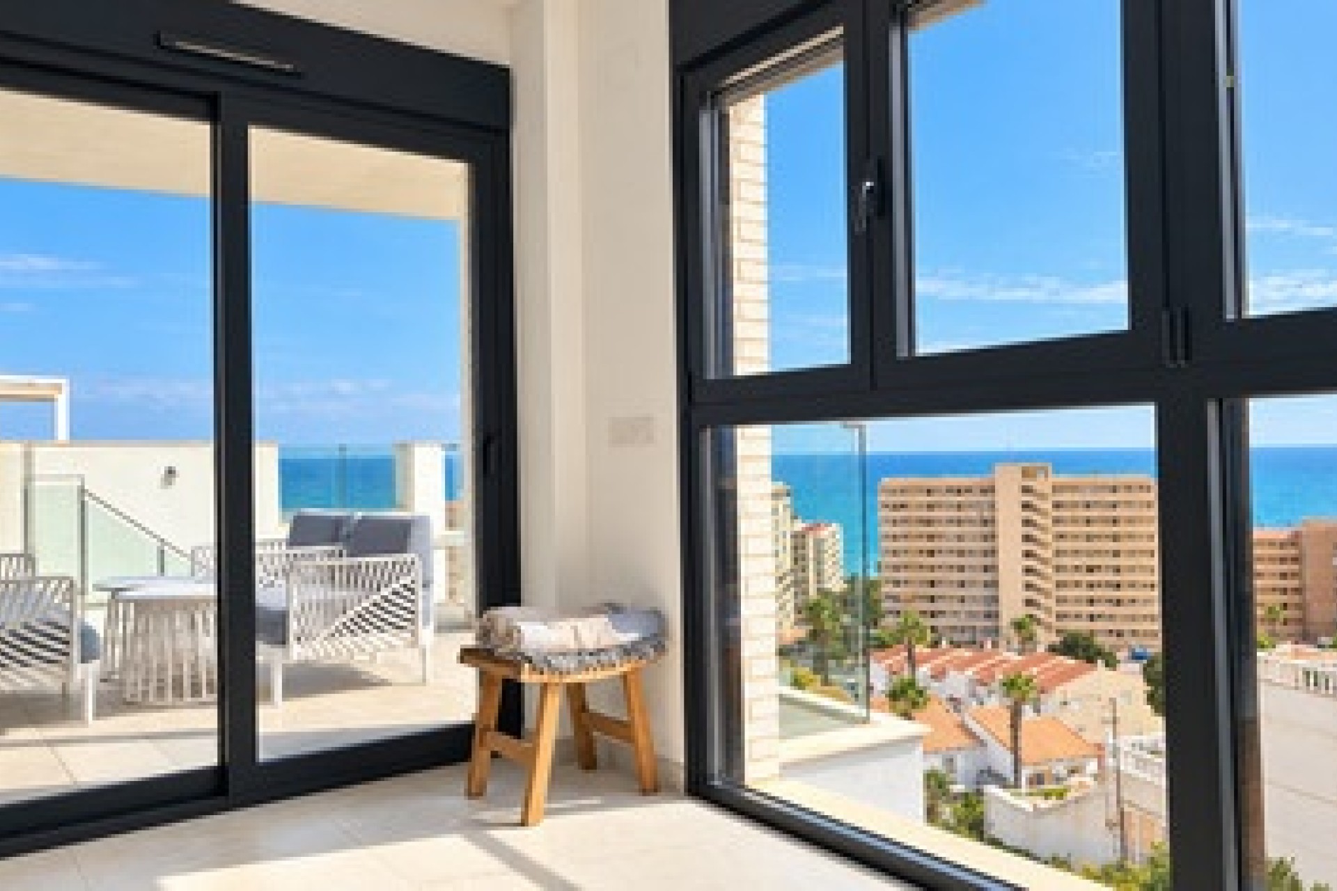 Sprzedaż - Apartament / Mieszkanie -
La Mata