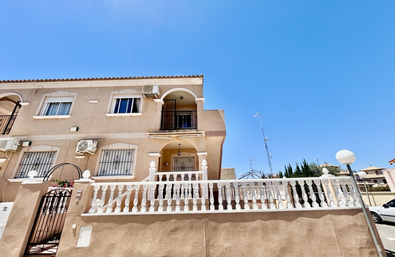 Sprzedaż - Apartament / Mieszkanie -
La Zenia - Costa Blanca