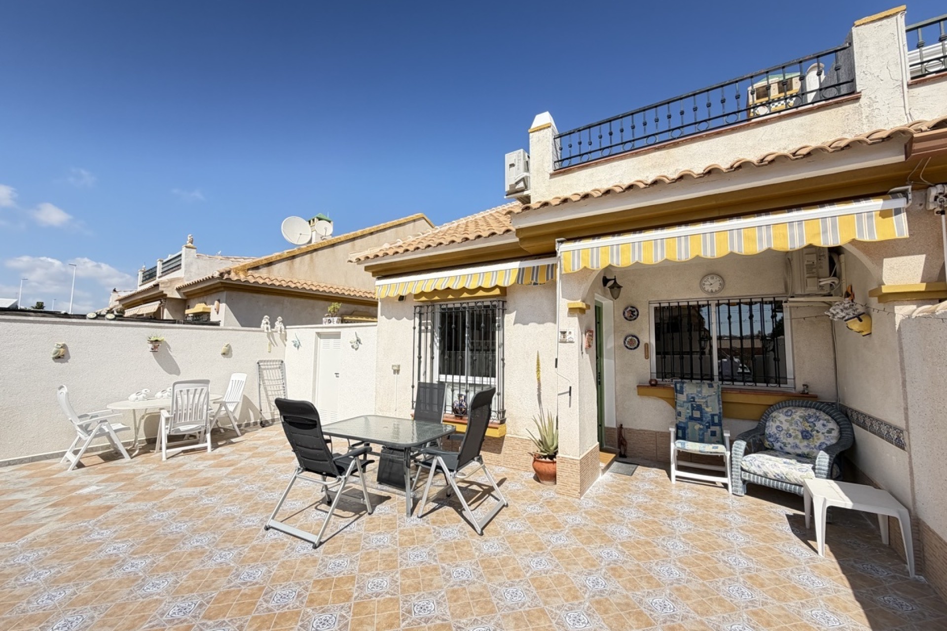 Sprzedaż - Apartament / Mieszkanie -
La Zenia