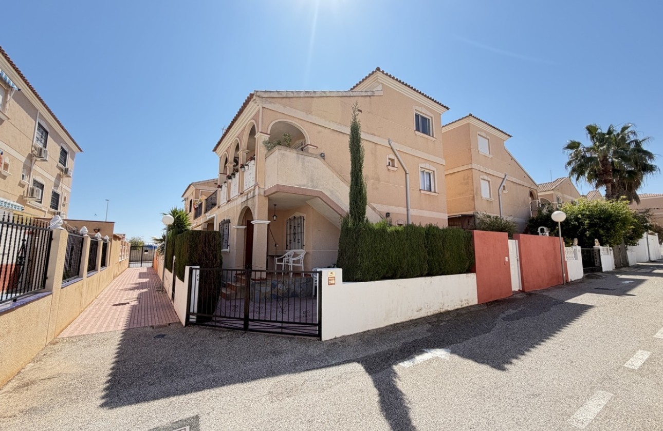 Sprzedaż - Apartament / Mieszkanie -
La Zenia