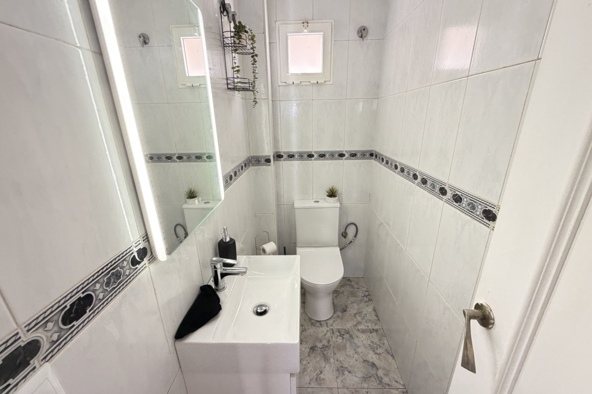 Sprzedaż - Apartament / Mieszkanie -
La Zenia