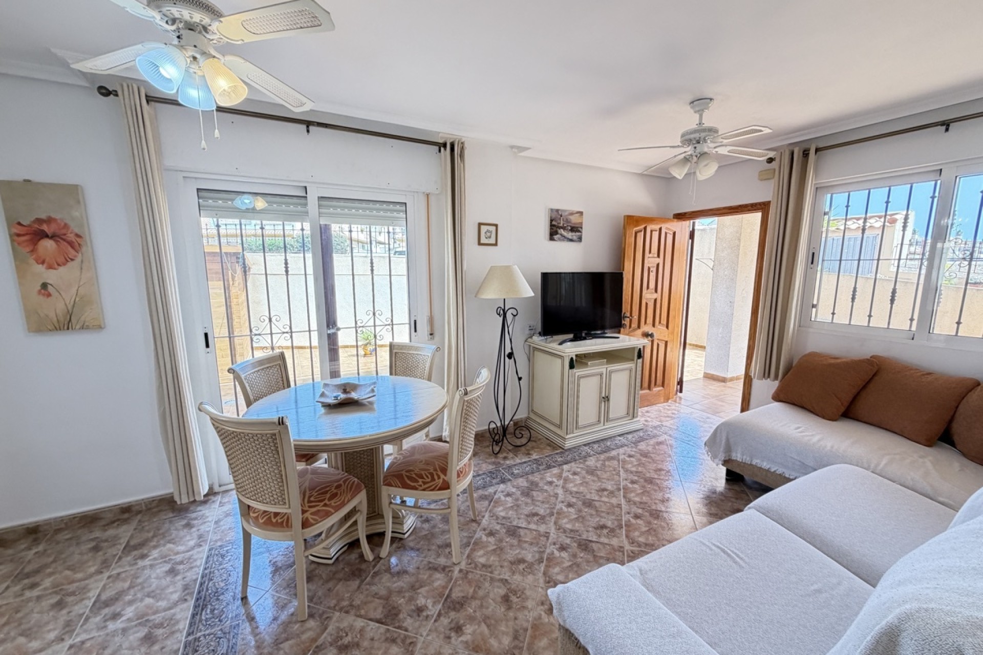 Sprzedaż - Apartament / Mieszkanie -
La Zenia