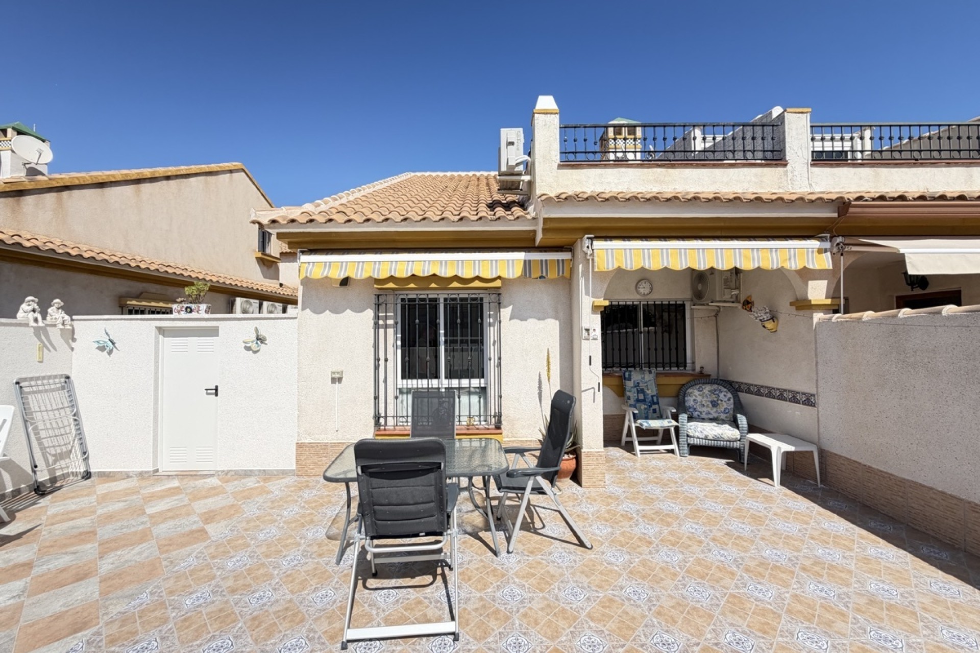 Sprzedaż - Apartament / Mieszkanie -
La Zenia