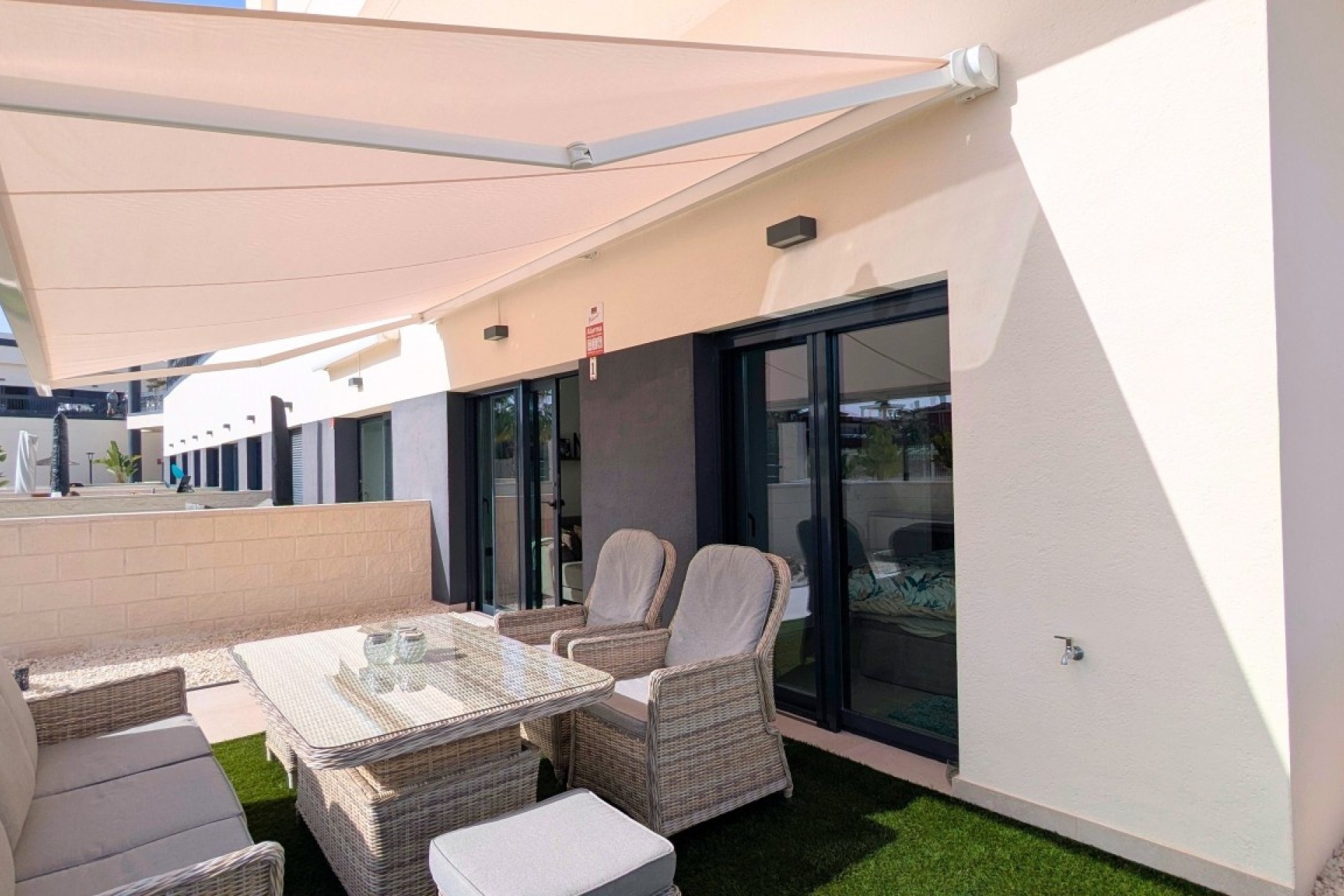 Sprzedaż - Apartament / Mieszkanie -
Lo Crispin