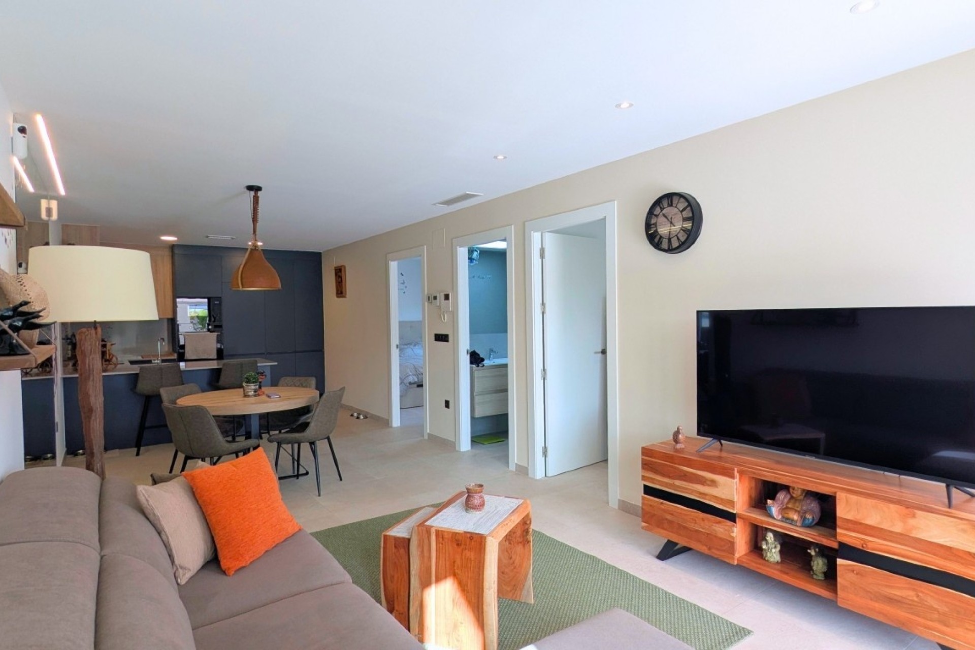 Sprzedaż - Apartament / Mieszkanie -
Lo Crispin
