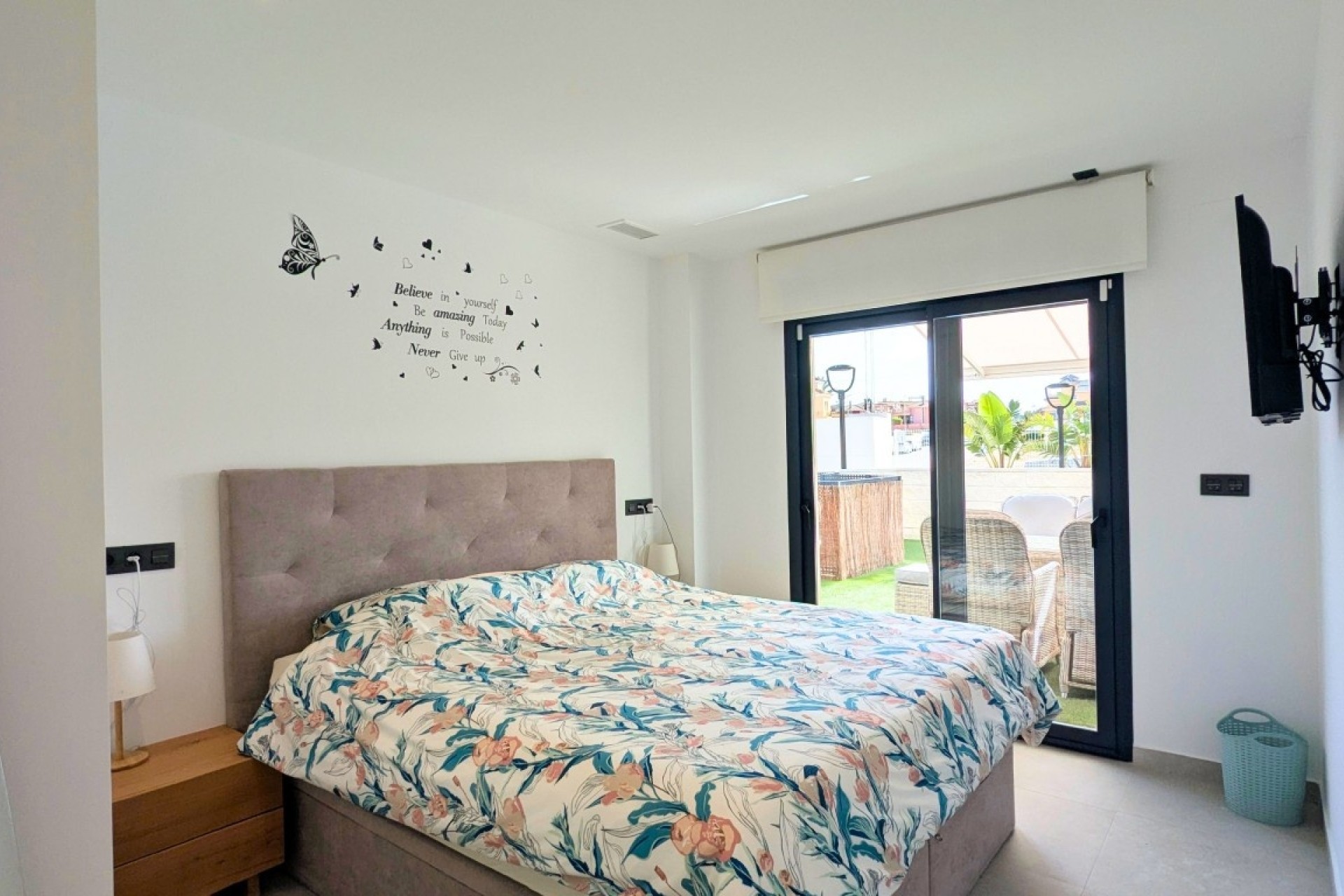 Sprzedaż - Apartament / Mieszkanie -
Lo Crispin