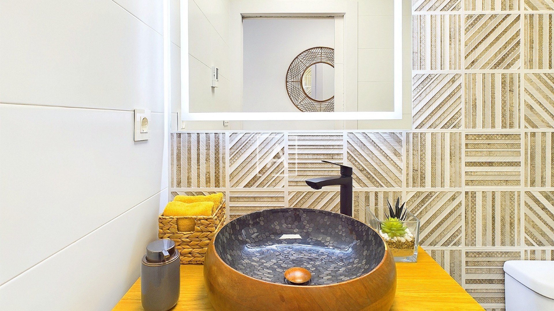 Sprzedaż - Apartament mieszkanie -
Lo Pagan