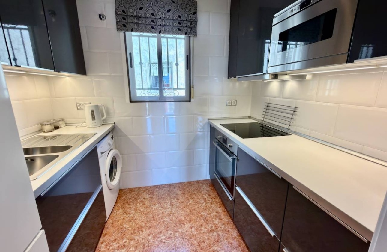 Sprzedaż - Apartament / Mieszkanie -
Los Montesinos - La Herada