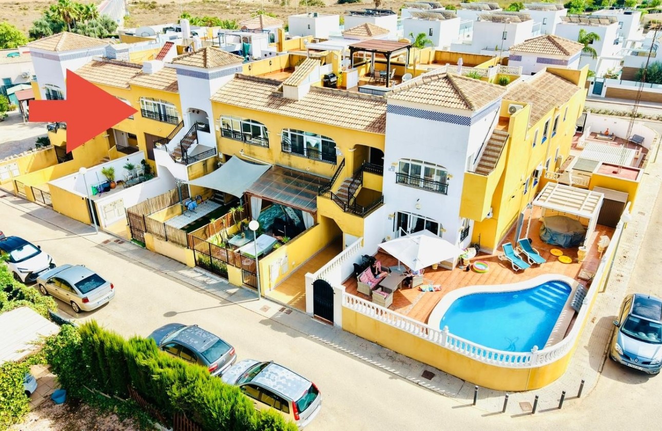 Sprzedaż - Apartament / Mieszkanie -
Los Montesinos - La Herrada