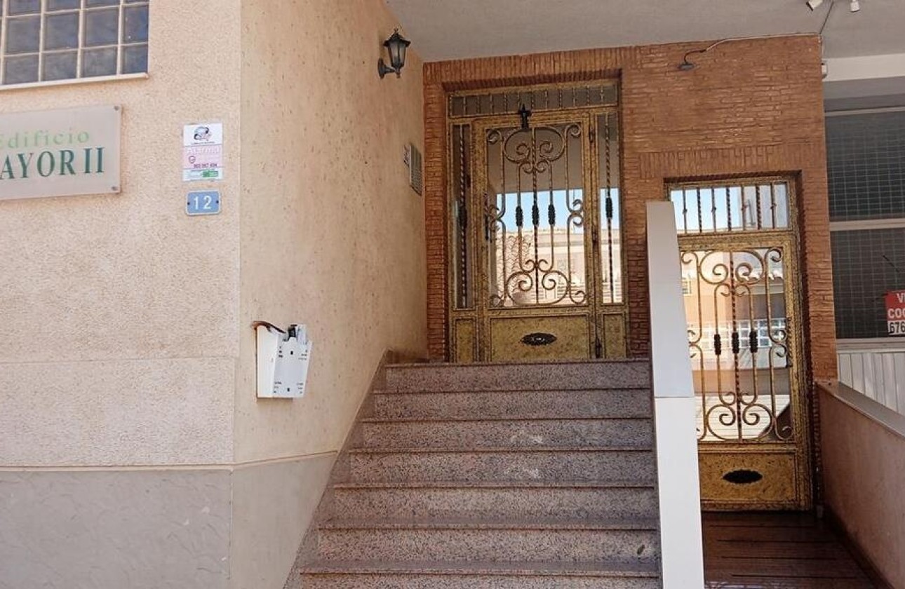 Sprzedaż - Apartament / Mieszkanie -
Los Montesinos - PUEBLO CENTRO