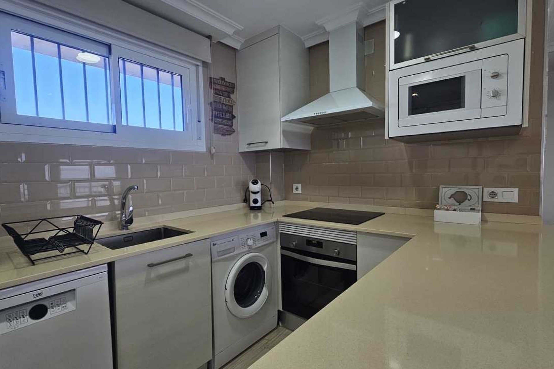 Sprzedaż - Apartament / Mieszkanie -
Mil Palmeras - Costa Blanca