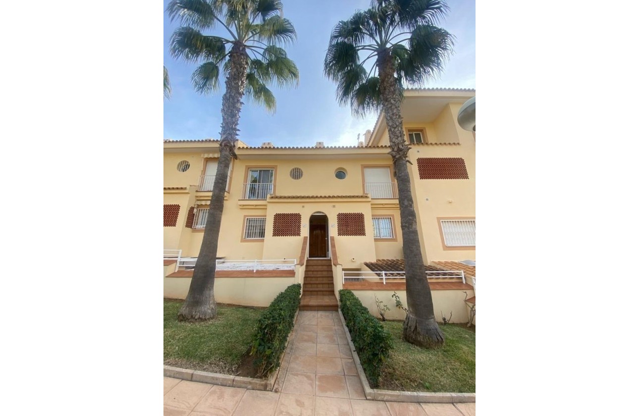 Sprzedaż - Apartament / Mieszkanie -
Orihuela Costa - Campoamor