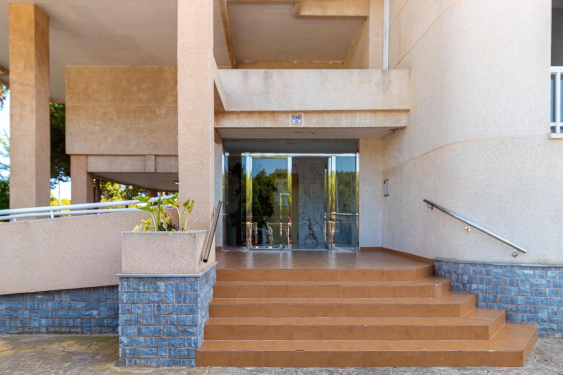 Sprzedaż - Apartament / Mieszkanie -
Orihuela Costa - Campoamor