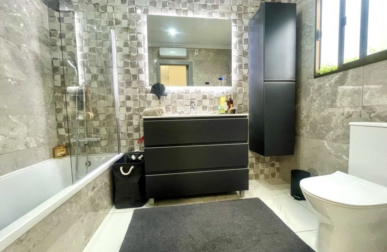 Sprzedaż - Apartament / Mieszkanie -
Orihuela Costa - Costa Blanca