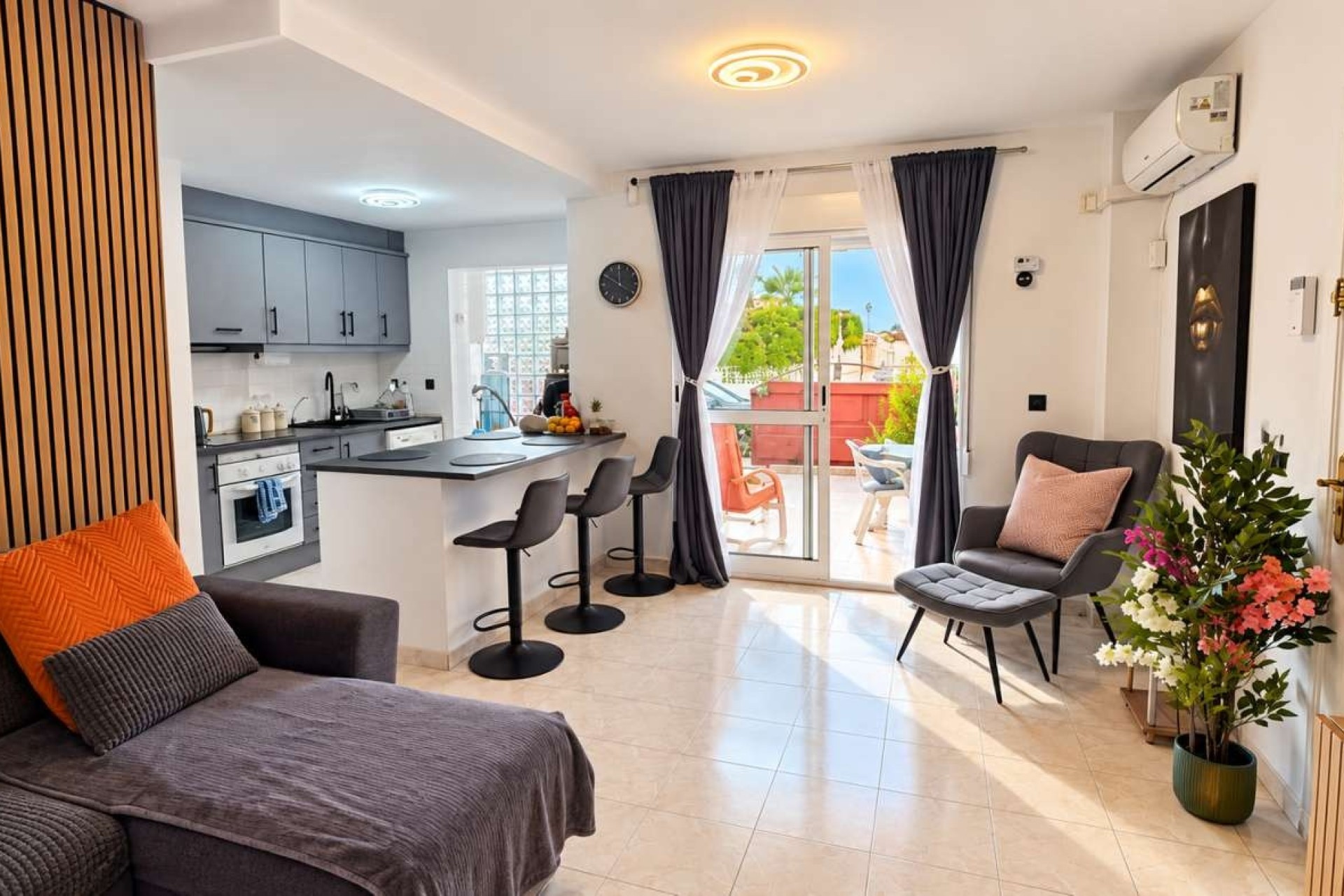 Sprzedaż - Apartament / Mieszkanie -
Orihuela Costa - La Florida