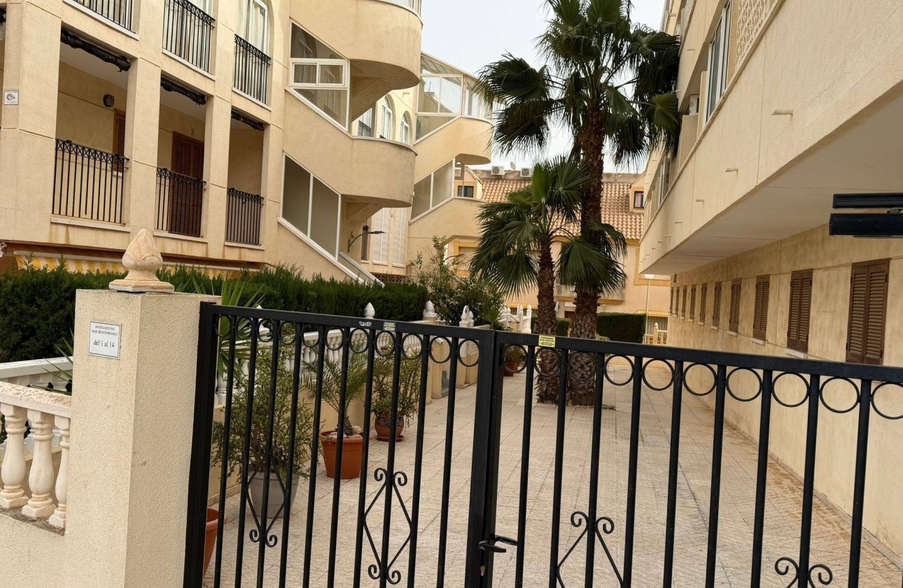 Sprzedaż - Apartament / Mieszkanie -
Orihuela Costa - La Regia