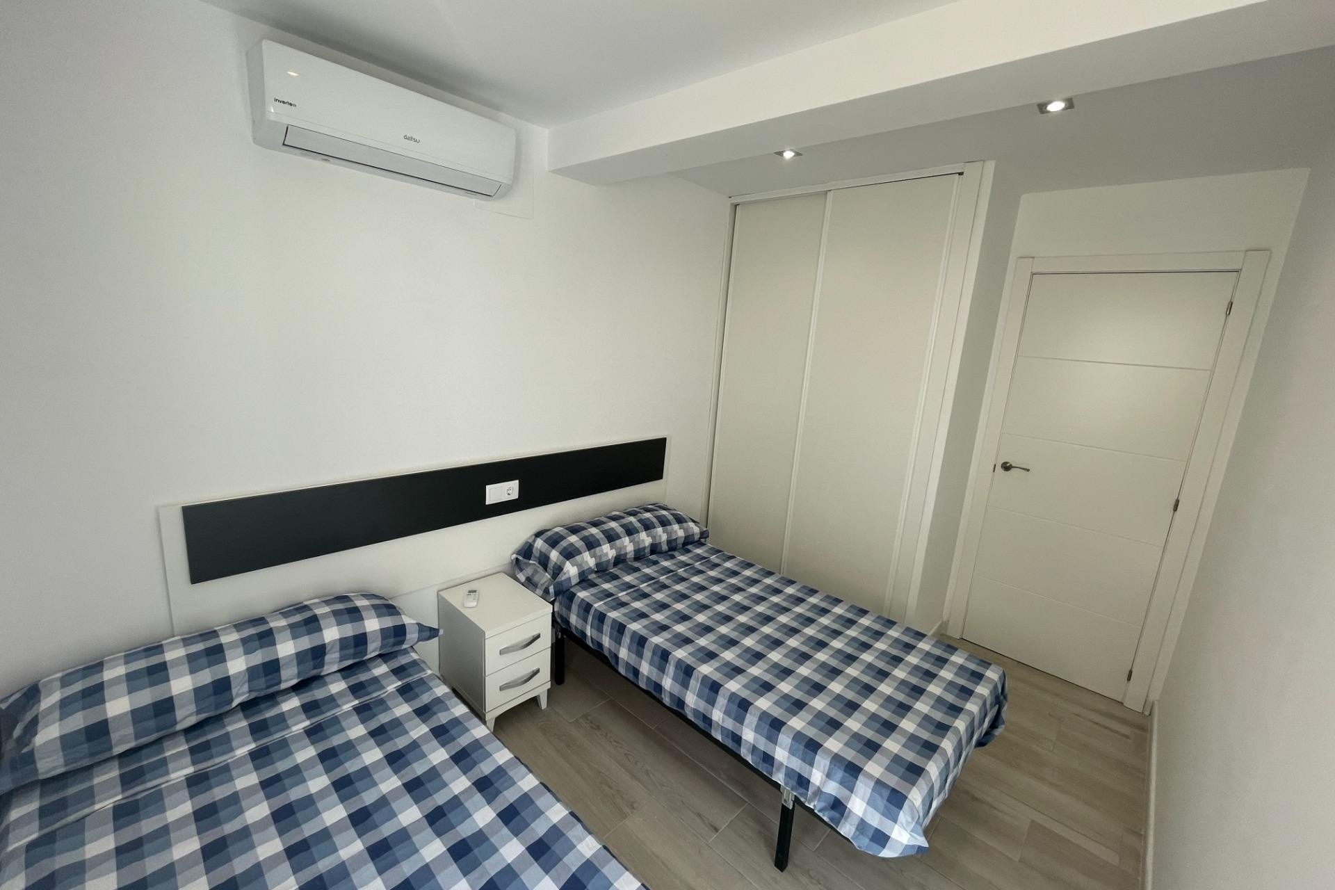Sprzedaż - Apartament / Mieszkanie -
Orihuela Costa - La Regia