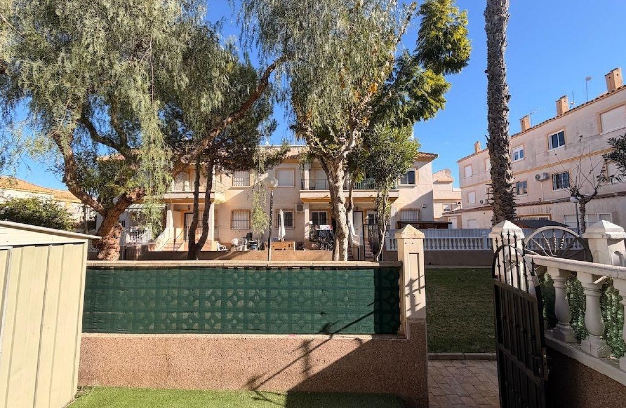 Sprzedaż - Apartament / Mieszkanie -
Orihuela Costa - Las Filipinas