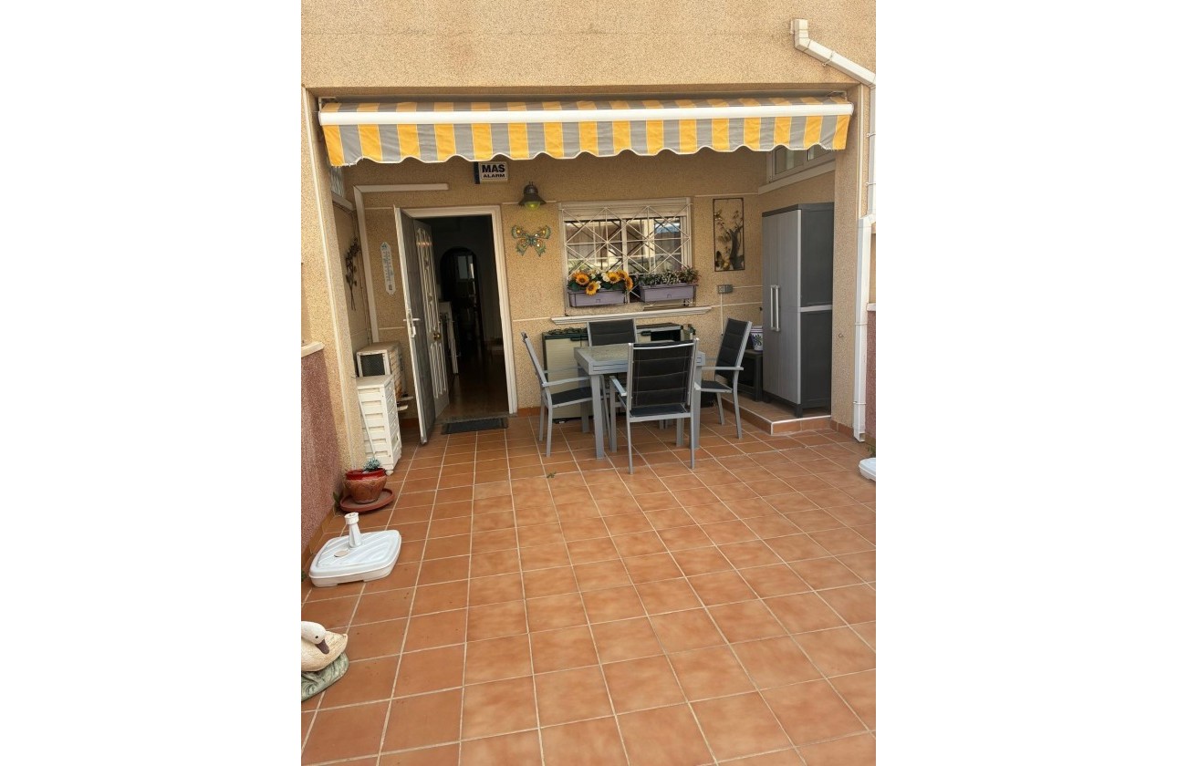 Sprzedaż - Apartament / Mieszkanie -
Orihuela Costa - Los Almendros-la Florida