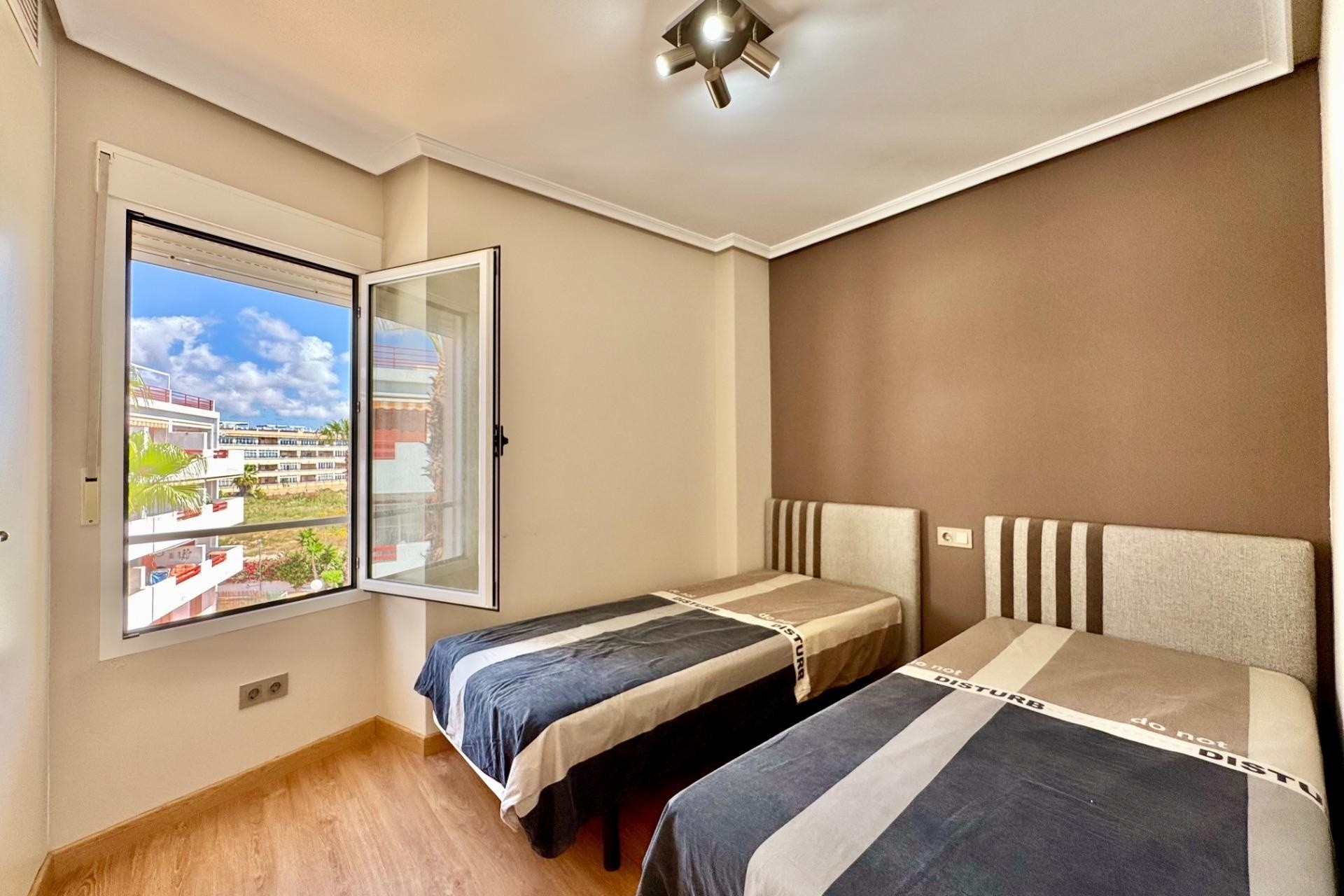 Sprzedaż - Apartament / Mieszkanie -
Orihuela Costa - Punta Prima