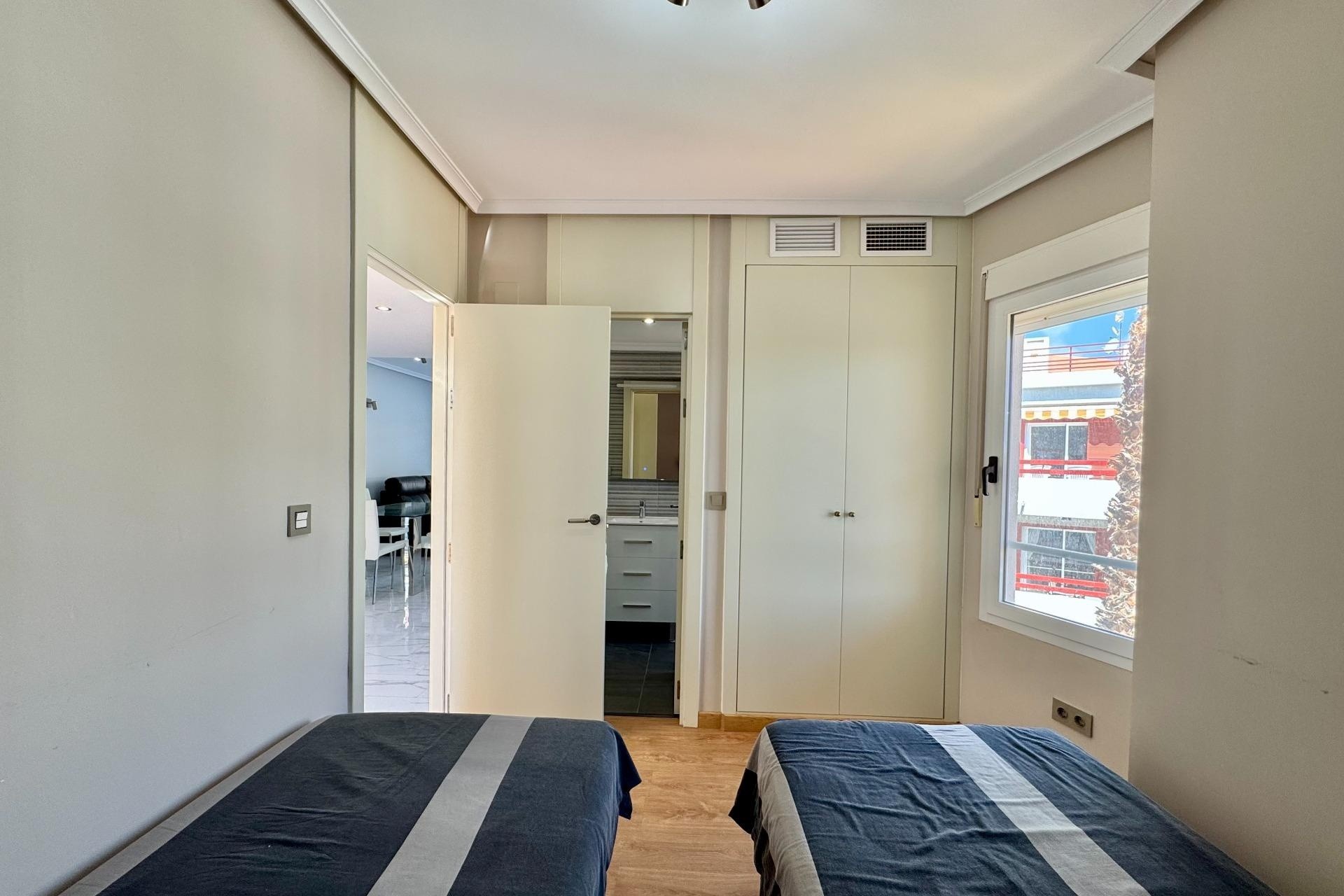 Sprzedaż - Apartament / Mieszkanie -
Orihuela Costa - Punta Prima