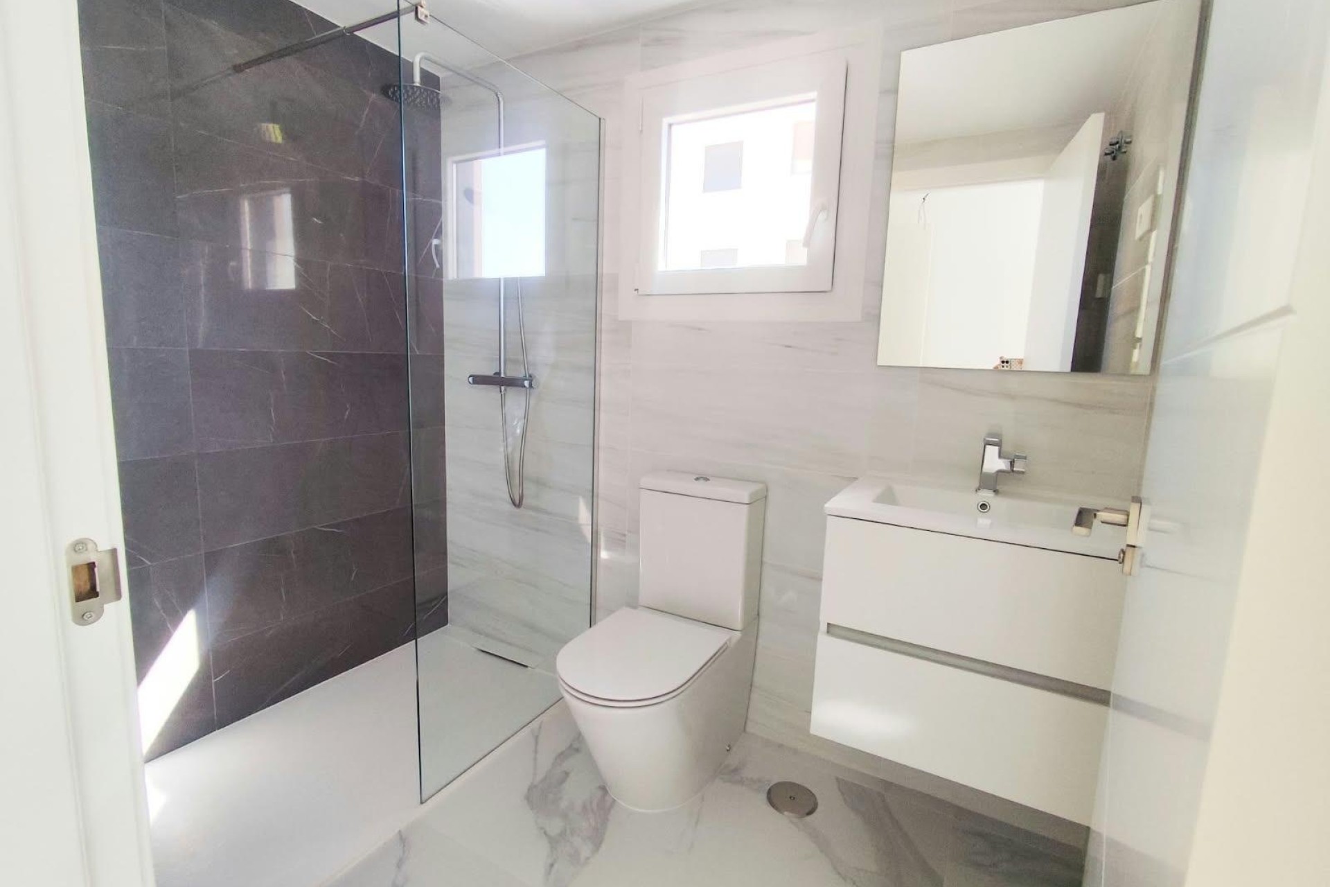 Sprzedaż - Apartament / Mieszkanie -
Orihuela Costa - Punta Prima
