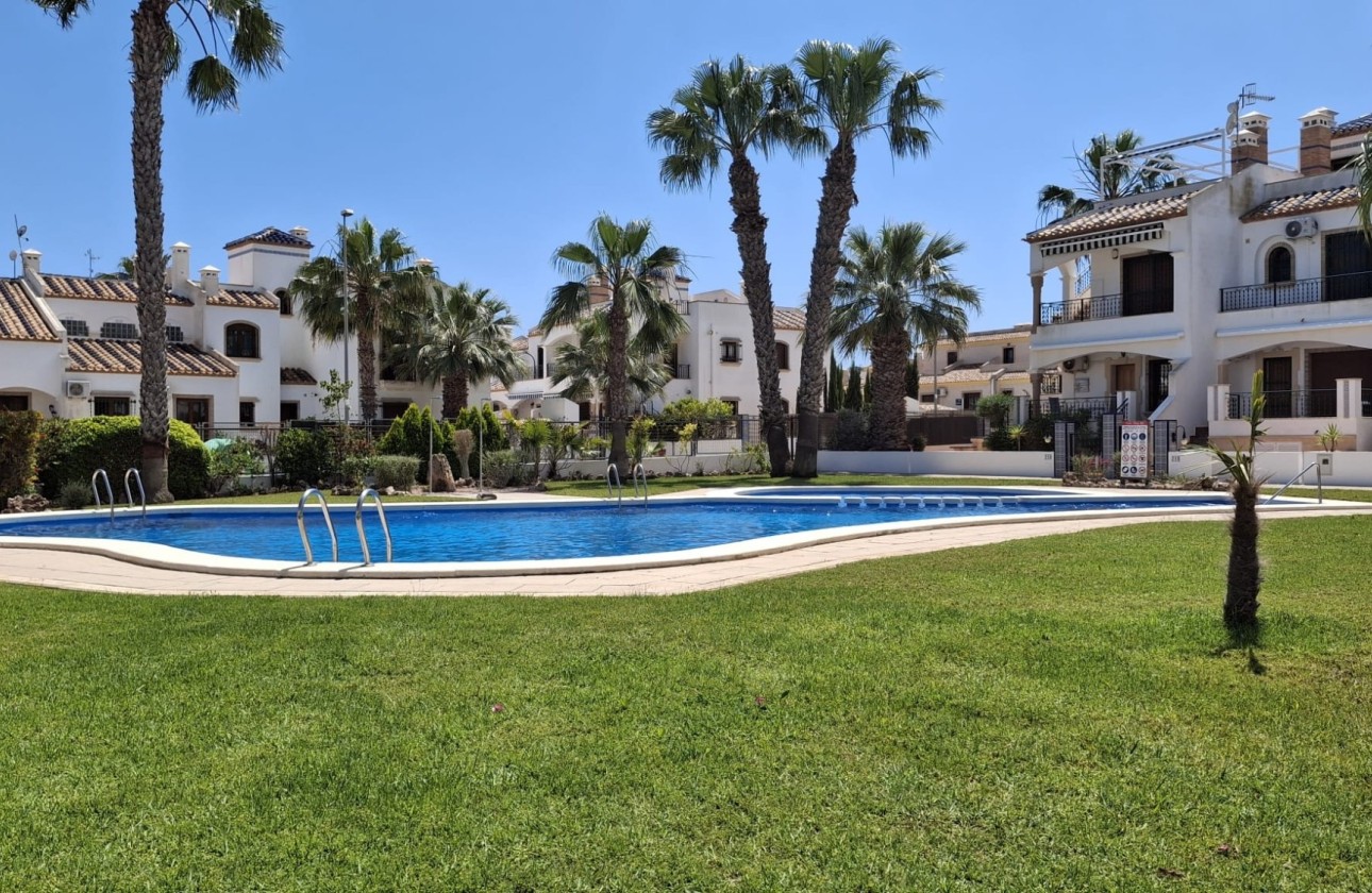 Sprzedaż - Apartament / Mieszkanie -
Orihuela Costa - Villamartín