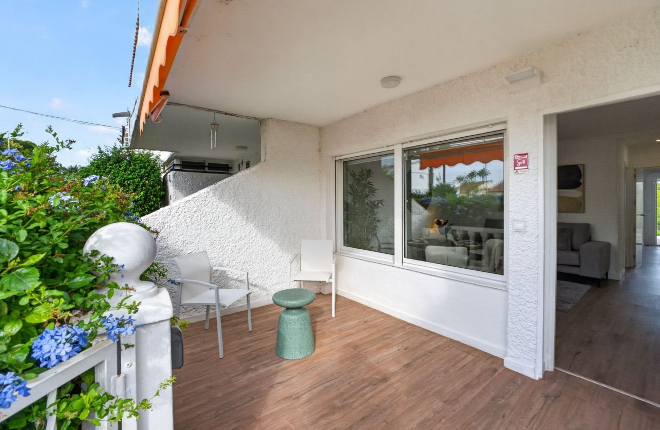 Sprzedaż - Apartament / Mieszkanie -
Orihuela Costa - Villamartin