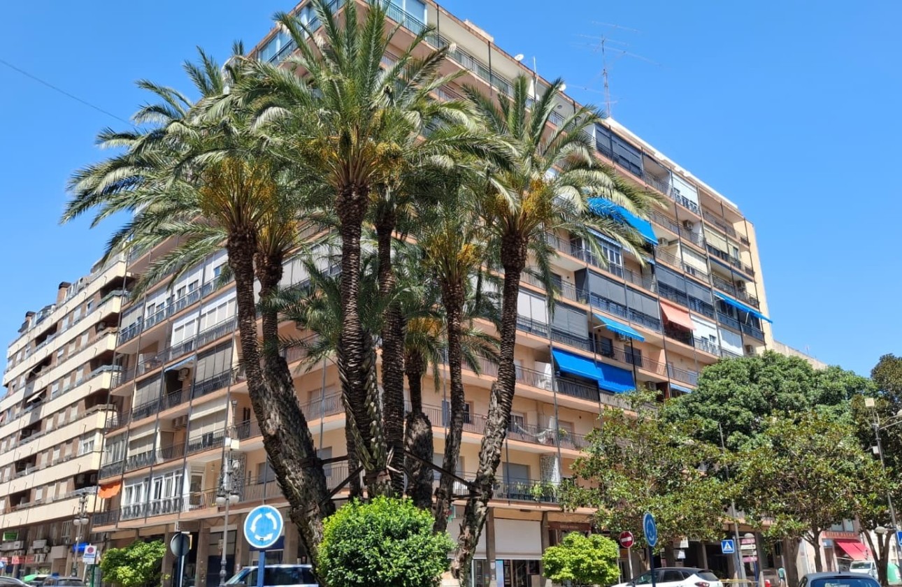 Sprzedaż - Apartament / Mieszkanie -
Orihuela - Zona Centro