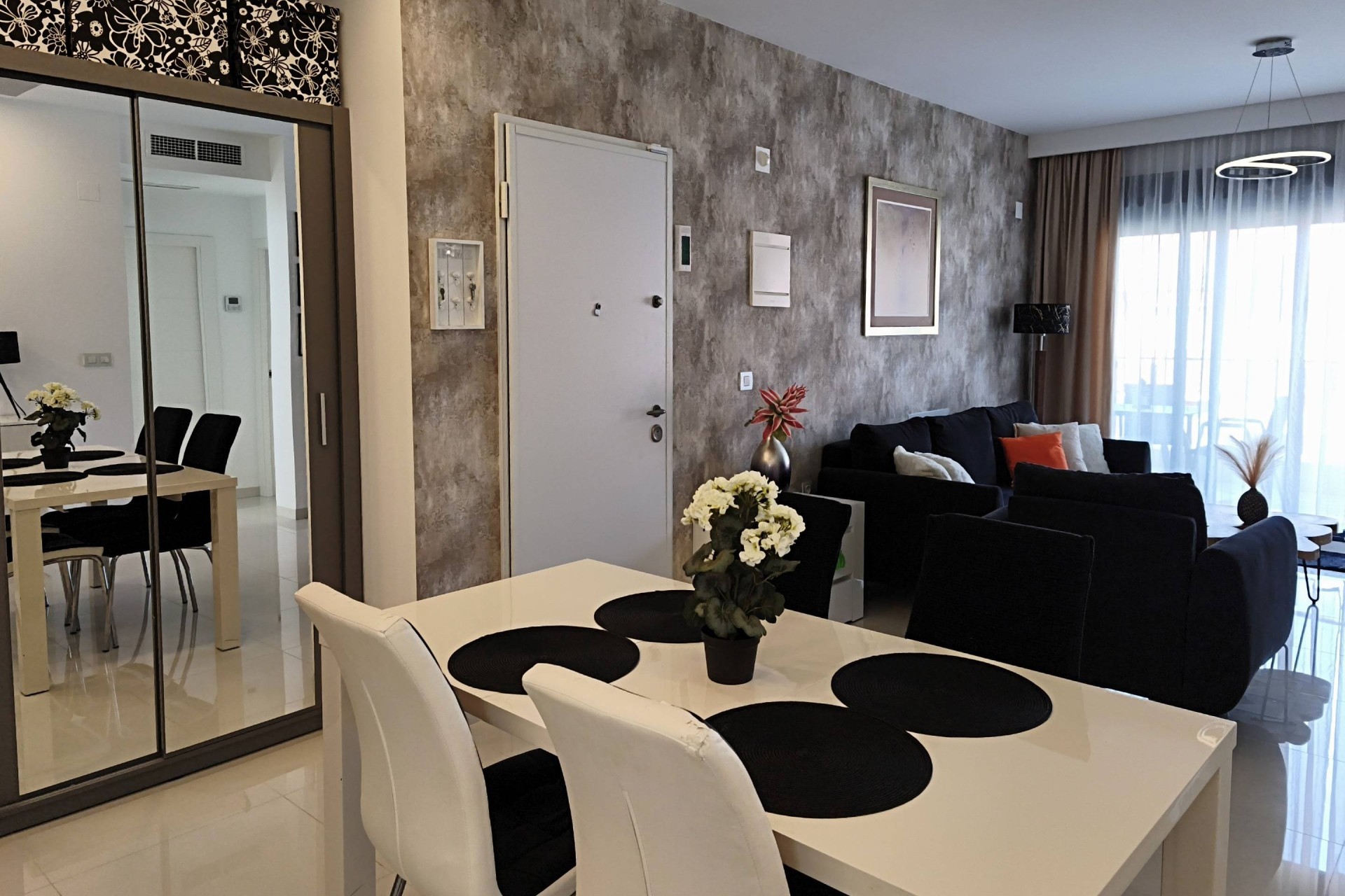 Sprzedaż - Apartament / Mieszkanie -
Pilar de la Horadada - La Torre de la Horadada