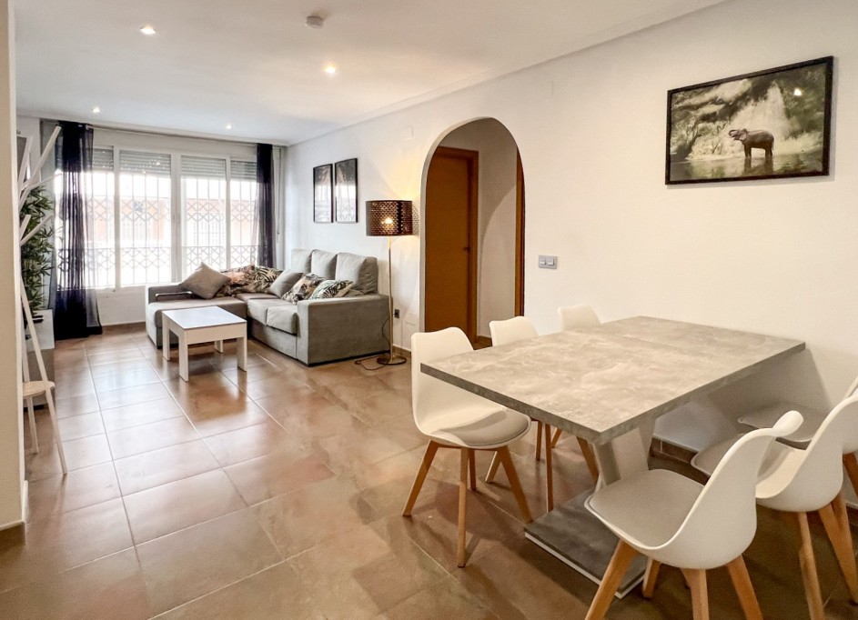 Sprzedaż - Apartament mieszkanie -
Playa del Cura - Torrevieja