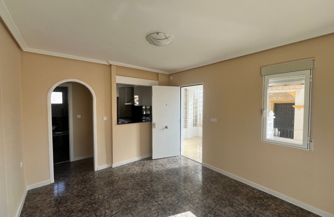 Sprzedaż - Apartament / Mieszkanie -
Playa Flamenca - Res. San Antonio