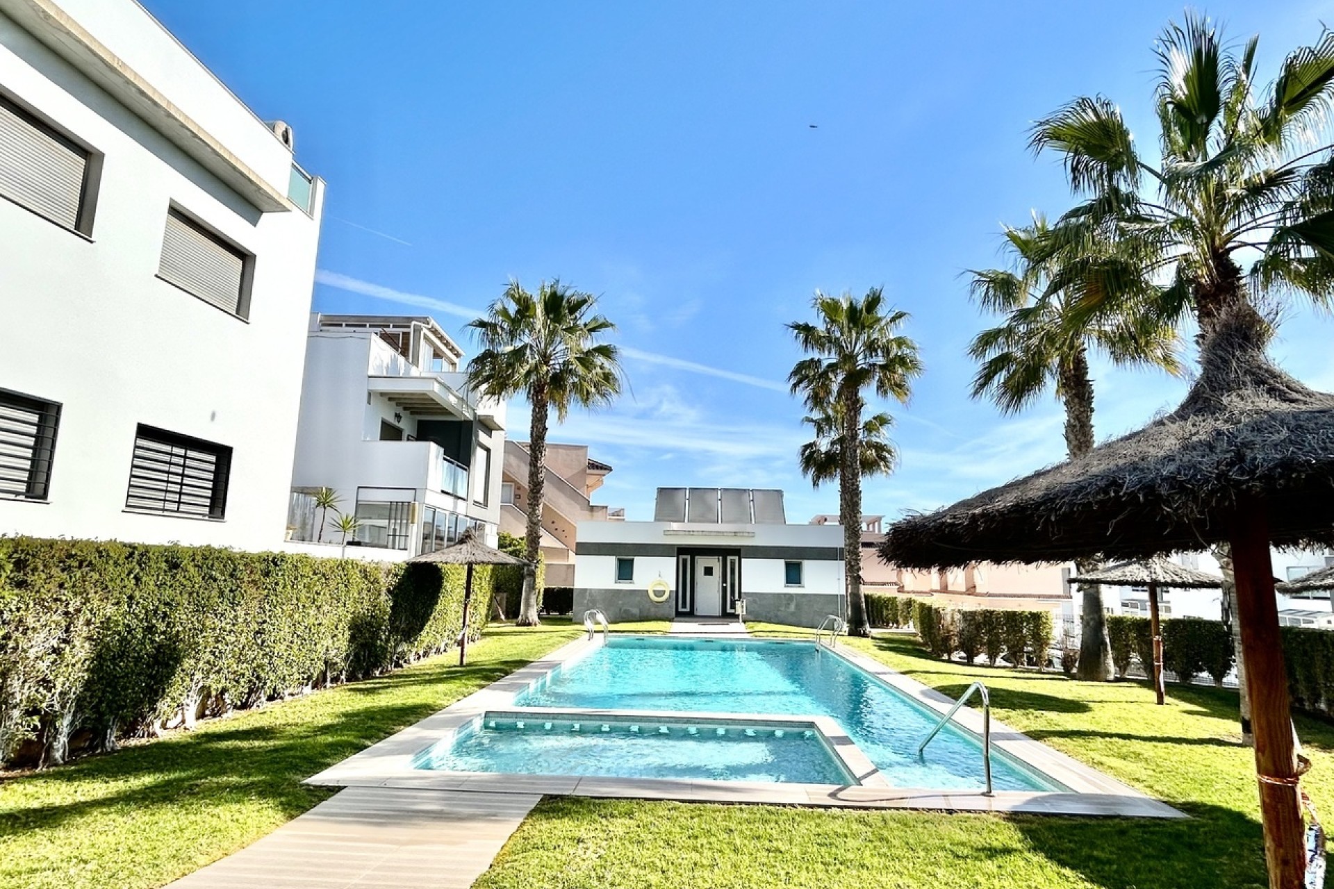Sprzedaż - Apartament / Mieszkanie -
Punta Prima - Costa Blanca