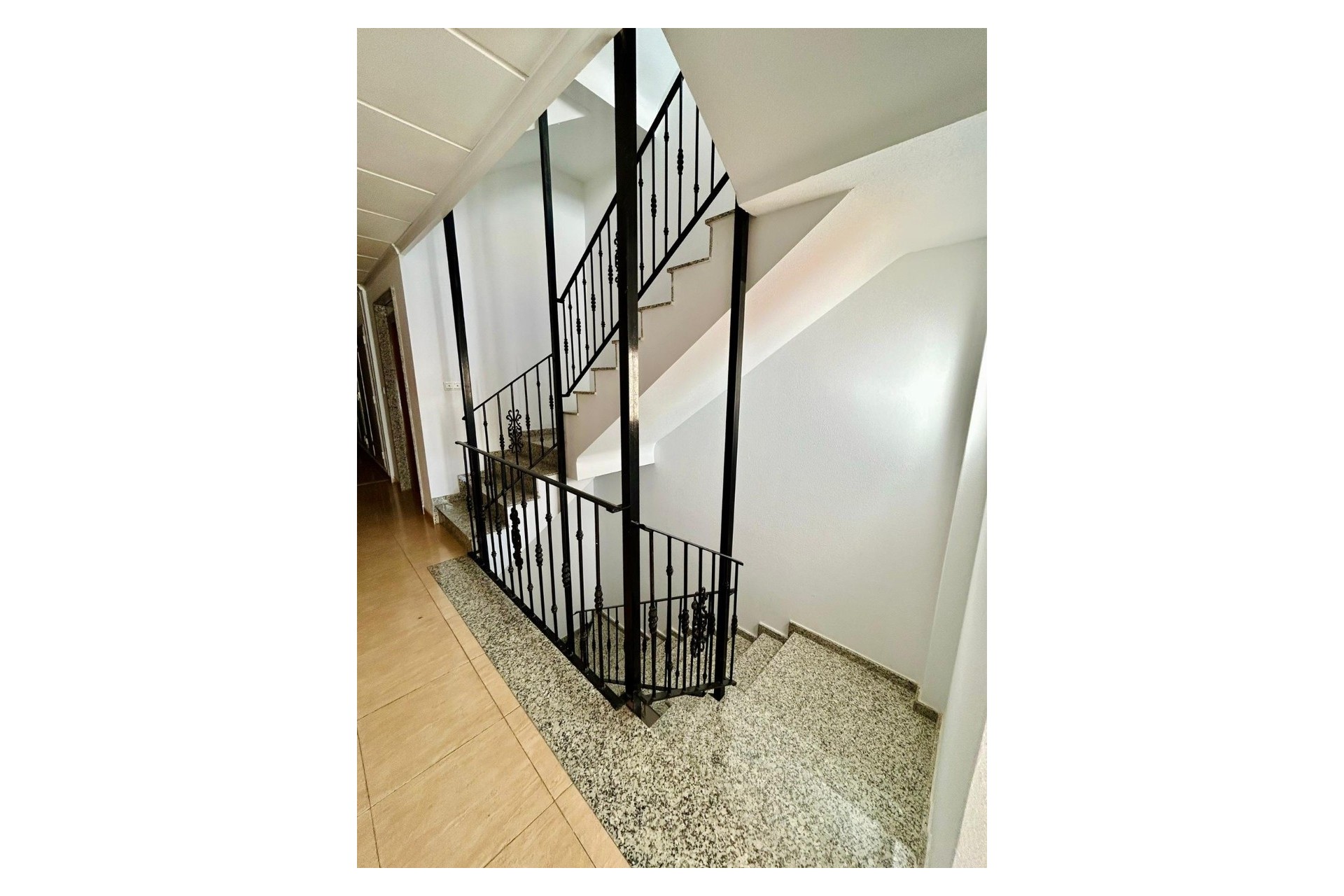 Sprzedaż - Apartament / Mieszkanie -
San Isidro - Inland
