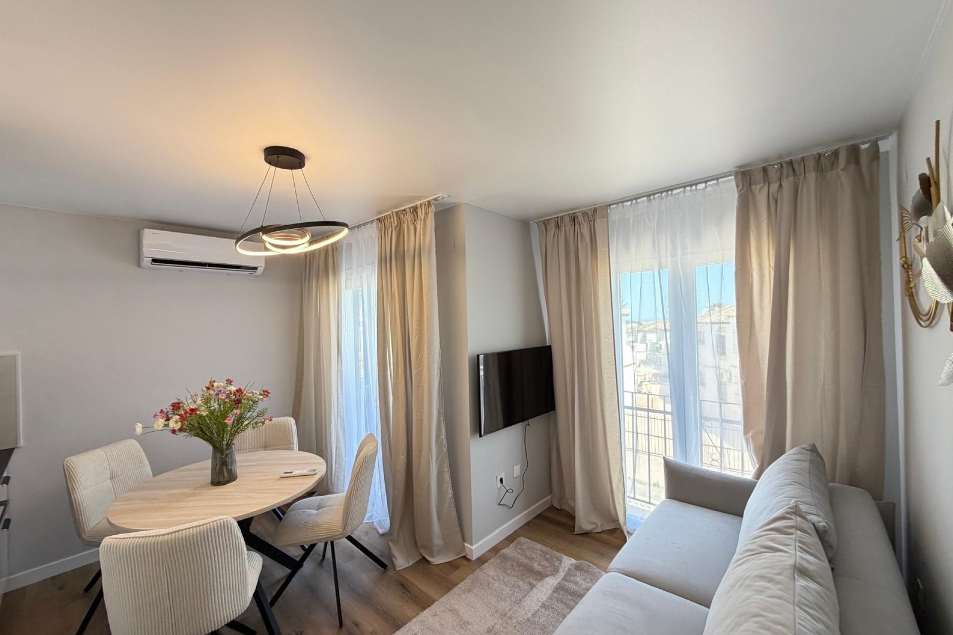 Sprzedaż - Apartament / Mieszkanie -
San Miguel de Salinas - Blue Lagoon