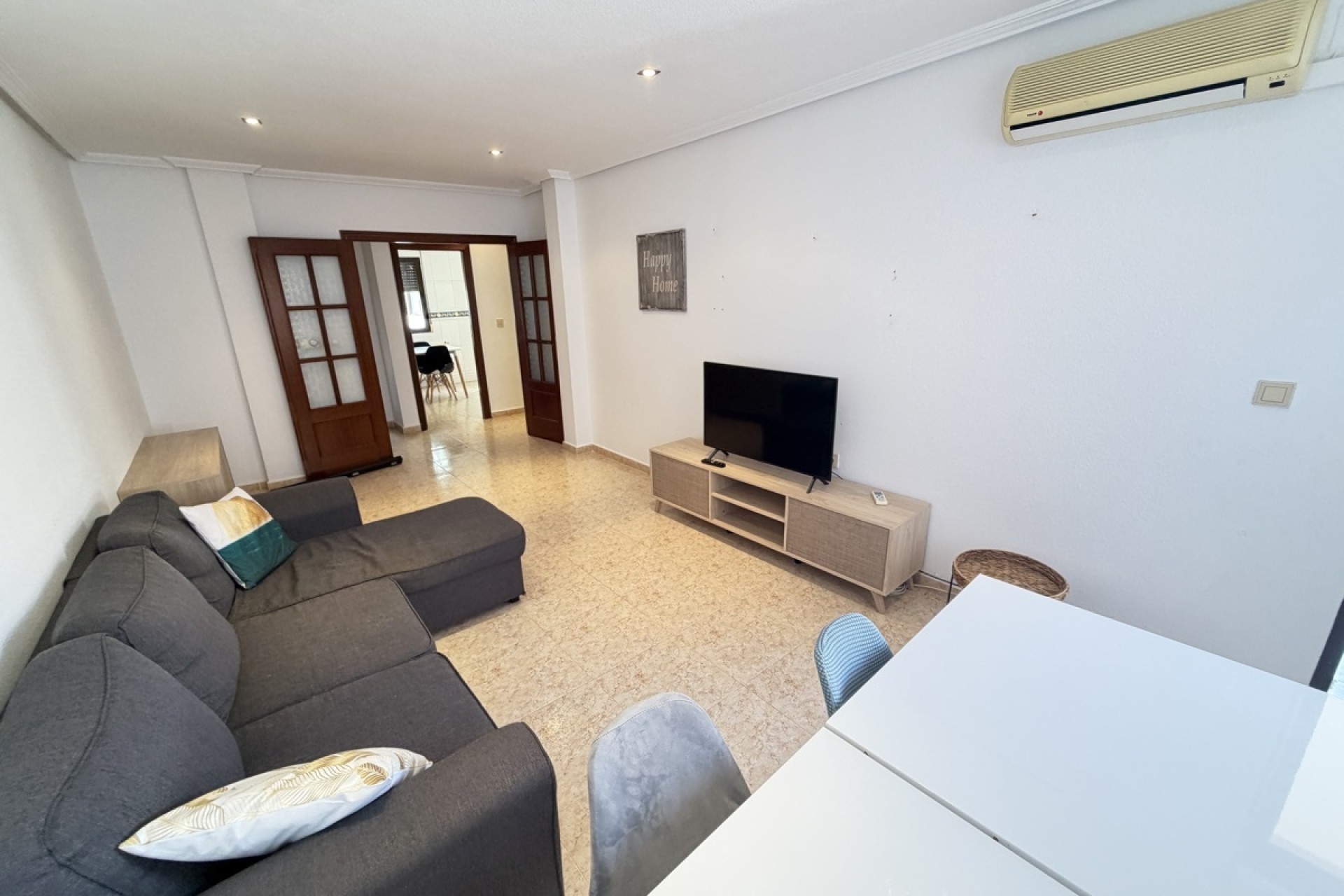 Sprzedaż - Apartament / Mieszkanie -
San Miguel de Salinas