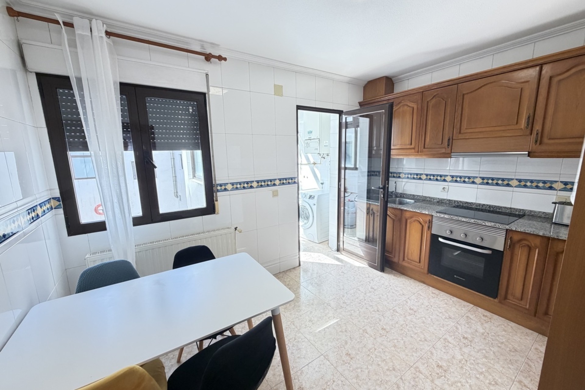 Sprzedaż - Apartament / Mieszkanie -
San Miguel de Salinas