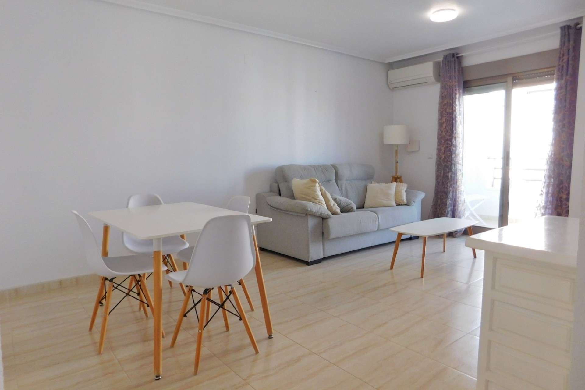 Sprzedaż - Apartament / Mieszkanie -
San Miguel de Salinas