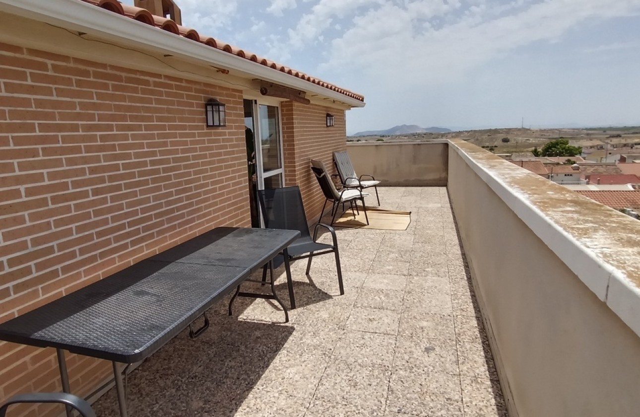 Sprzedaż - Apartament / Mieszkanie -
Sucina - Inland