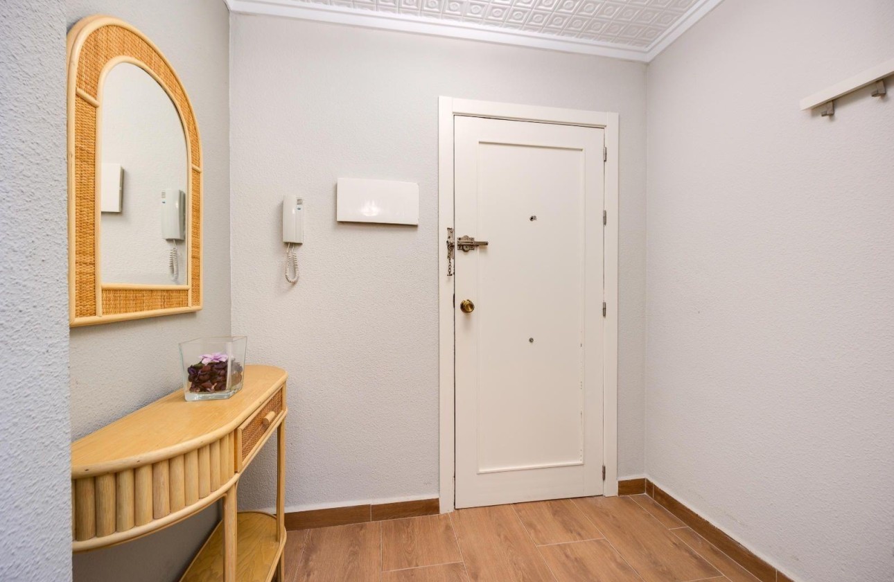 Sprzedaż - Apartament / Mieszkanie -
Torrevieja - Acequion