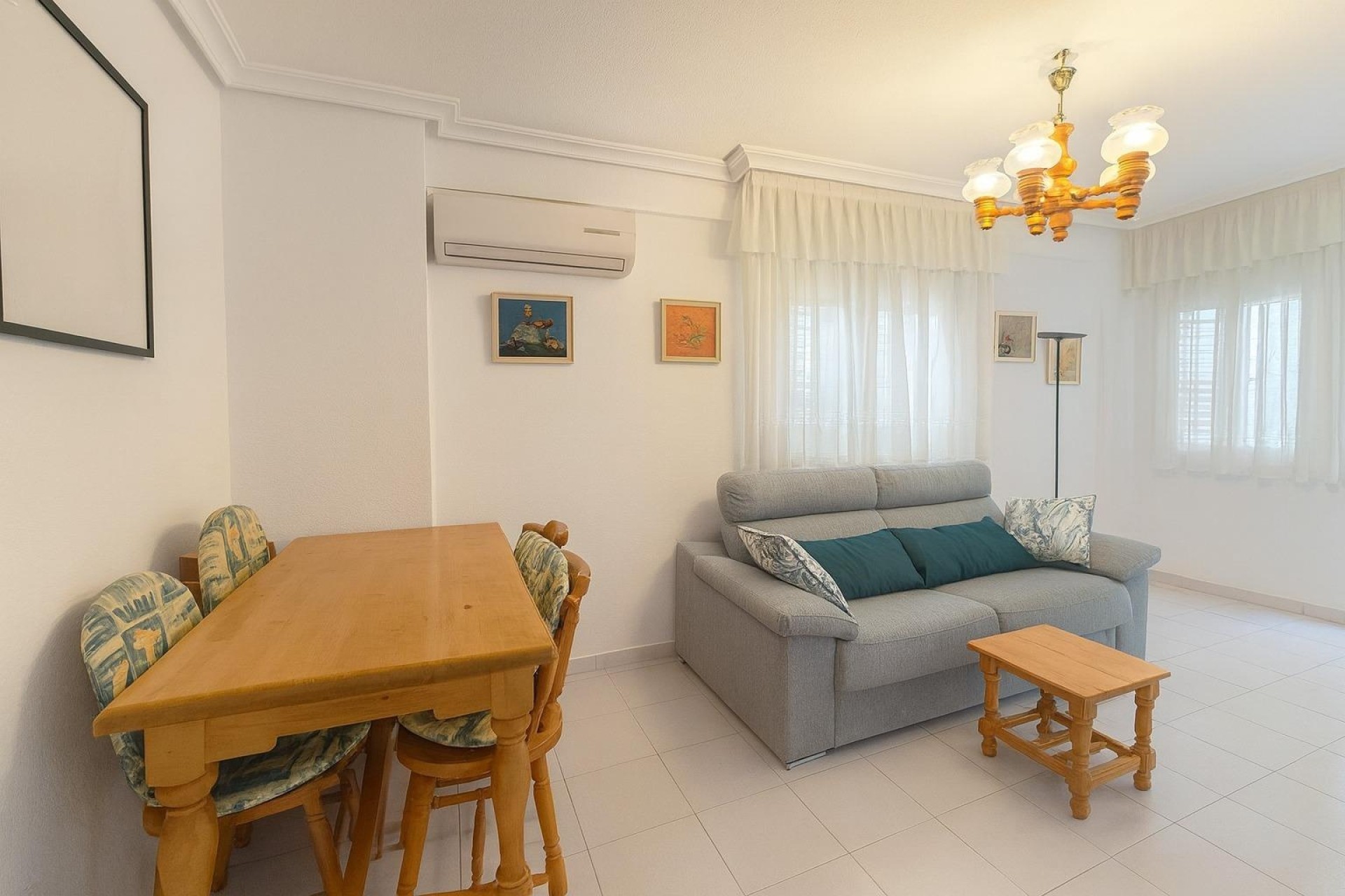 Sprzedaż - Apartament / Mieszkanie -
Torrevieja - Acequion