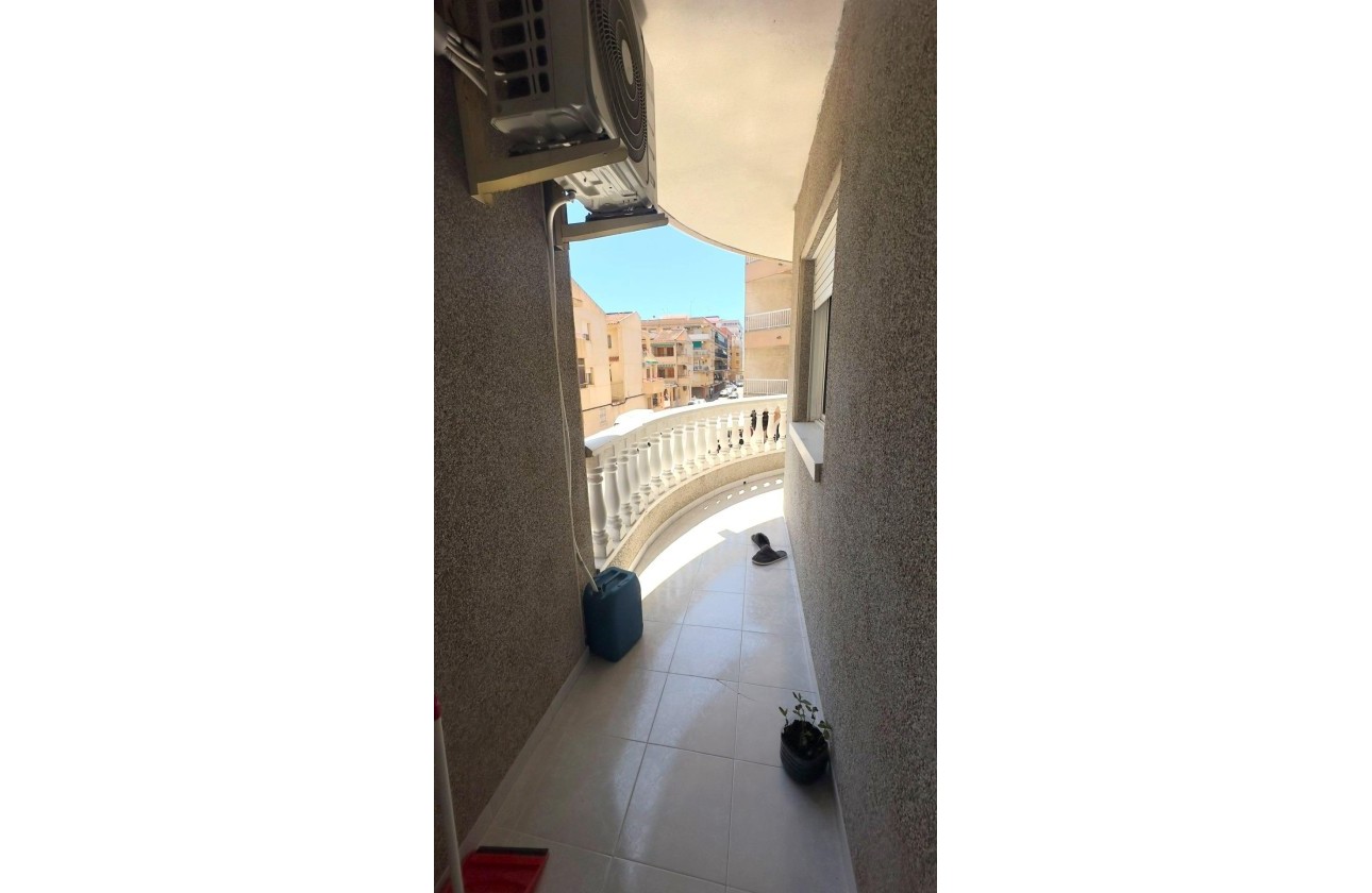 Sprzedaż - Apartament / Mieszkanie -
Torrevieja - Acequion